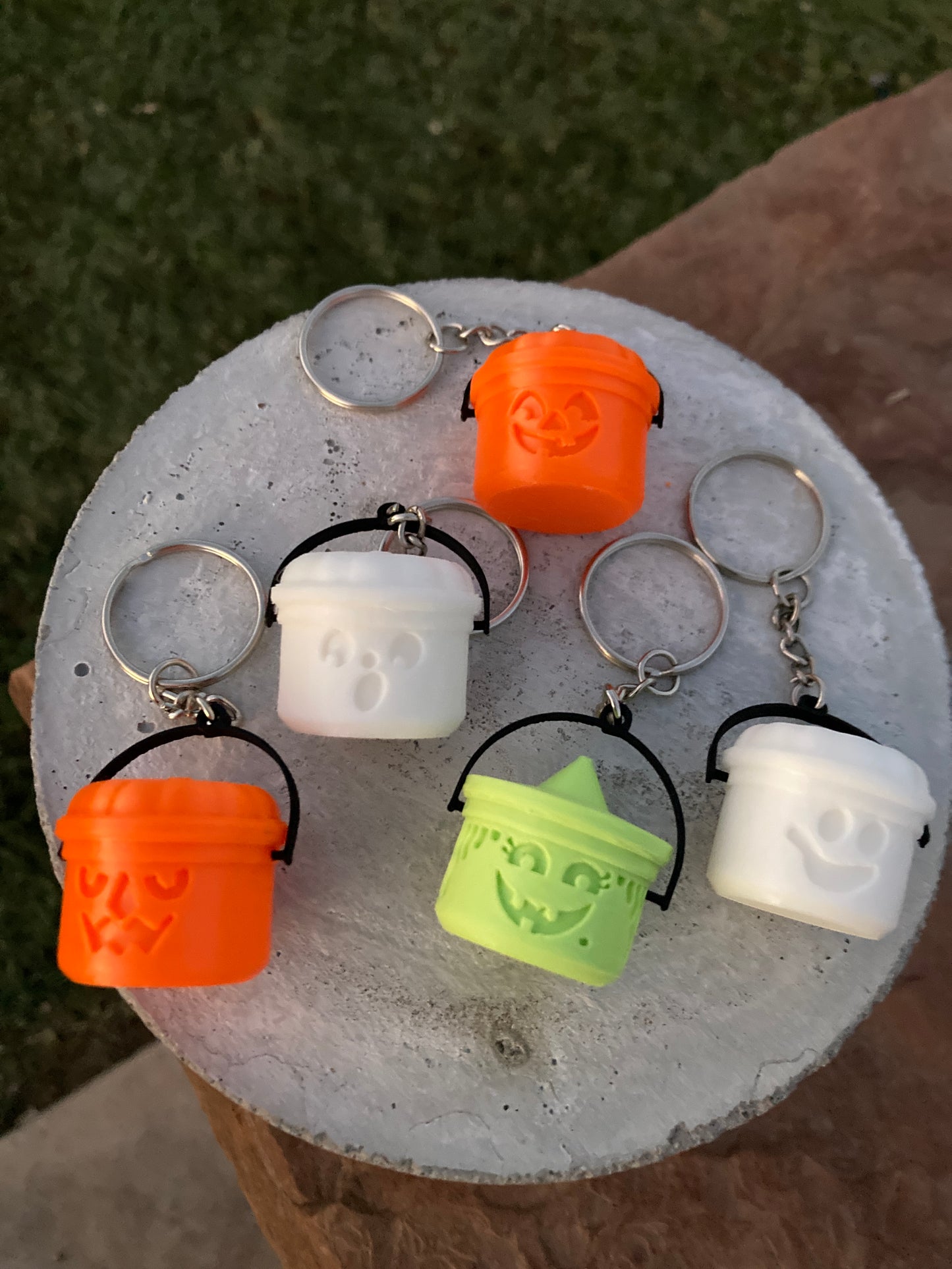 Mini Halloween buckets keychains/ Mini Halloween pail keychains